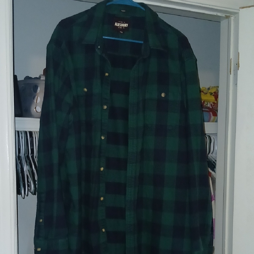 Alesbury Green & Black Plaid Button-Down Shirt
